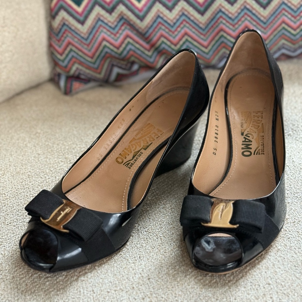 Preloved Salvatore Ferragamo Peeptoe Wedges